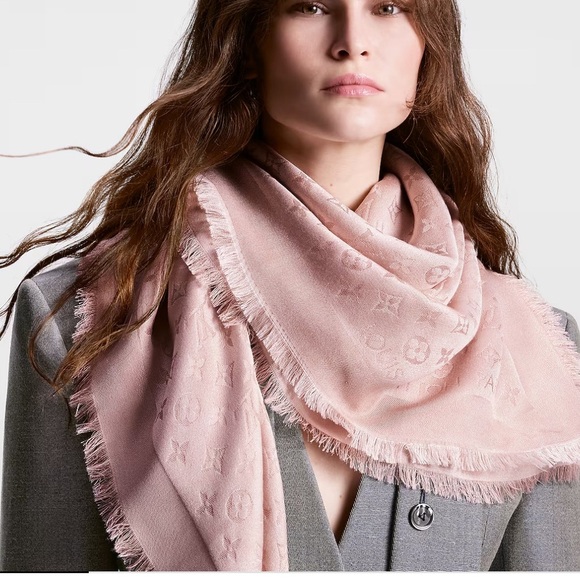 Louis Vuitton Monogram Shine Shawl - Picture 1 of 9